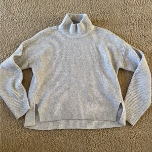 Abercrombie & Fitch Light Gray Turtleneck Sweater